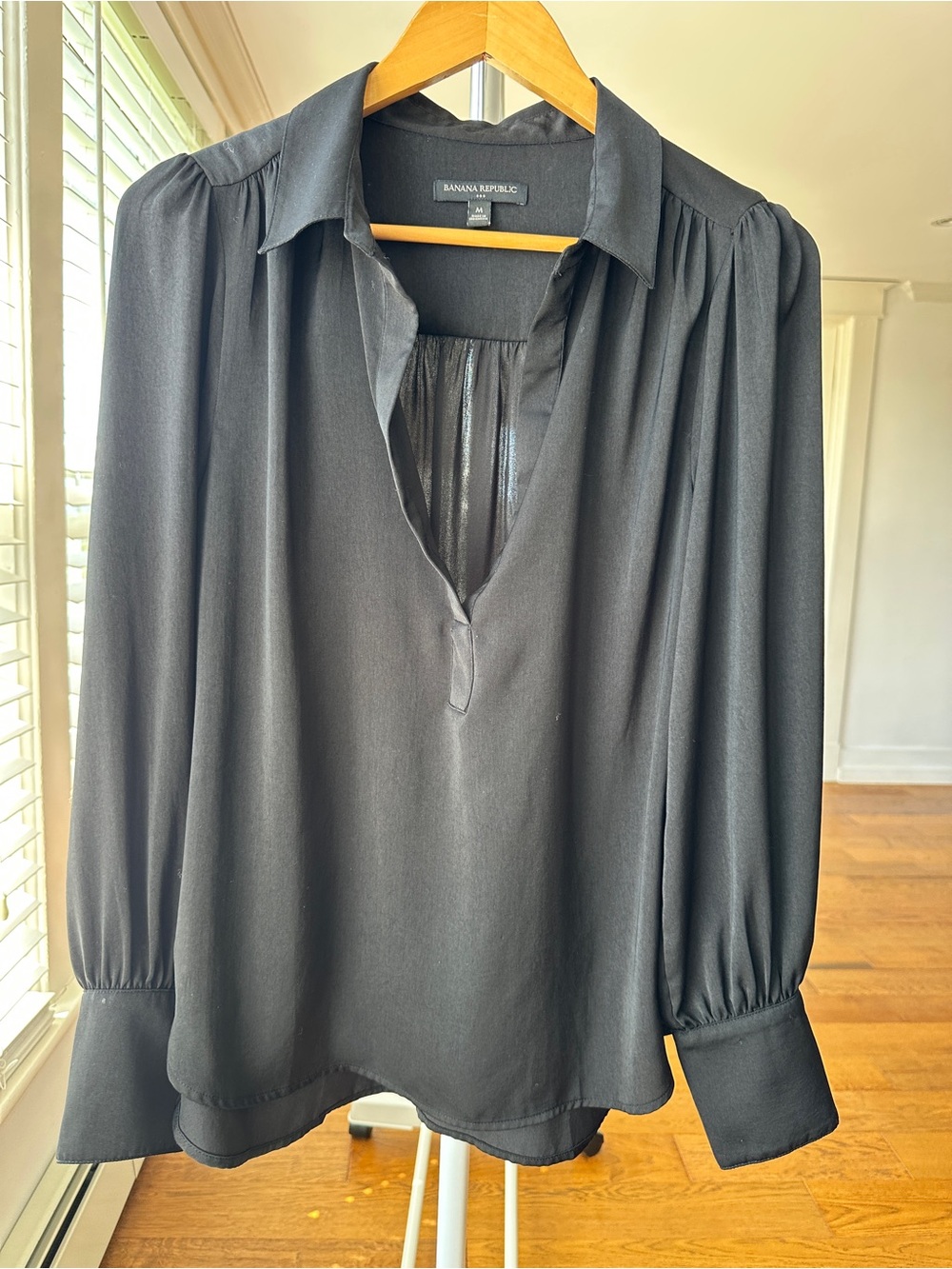 Banana Republic Black Long-Sleeve V-Neck Blouse, Popover, Loose Fitting